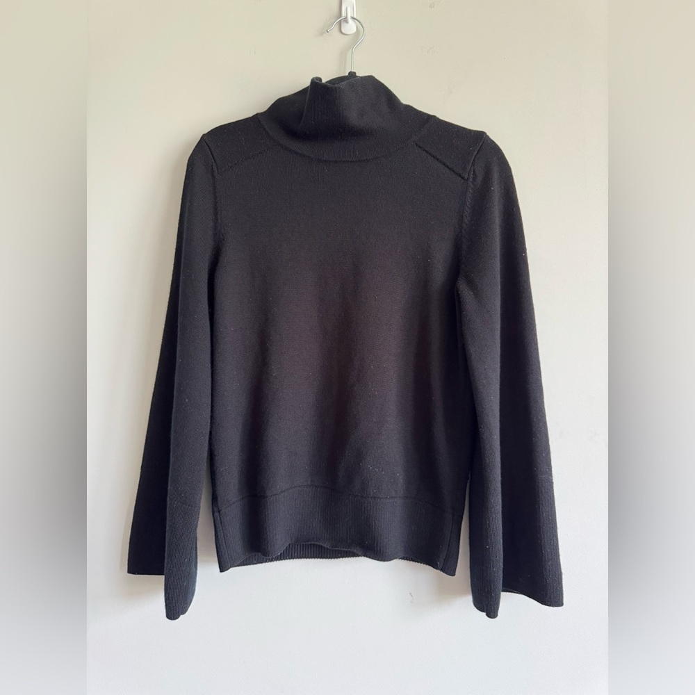 Lululemon Black Flare Long Sleeve Knit Elegant Winter Turtleneck Sweater